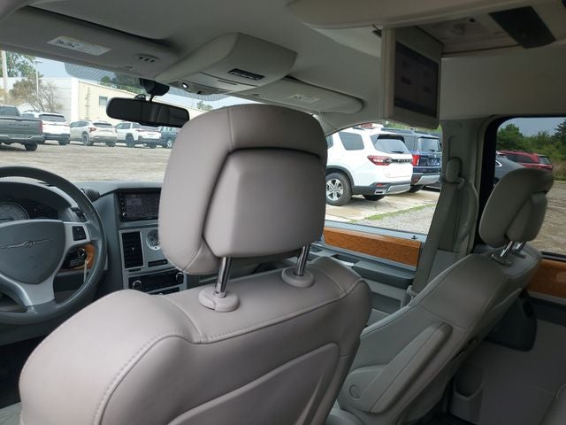 2010 Chrysler Town & Country Limited