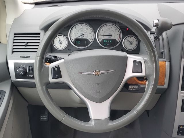 2010 Chrysler Town & Country Limited