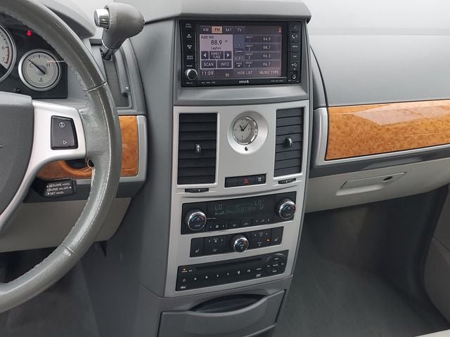 2010 Chrysler Town & Country Limited
