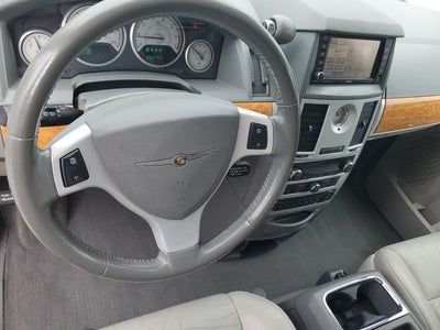 2010 Chrysler Town & Country Limited