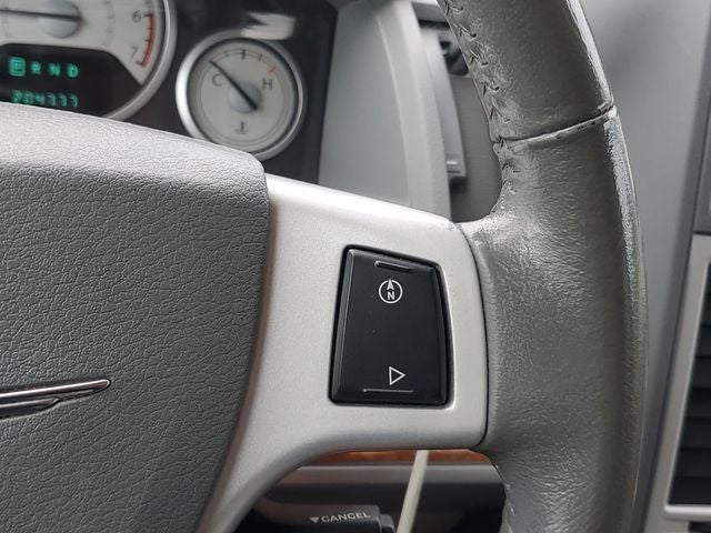 2010 Chrysler Town & Country Limited