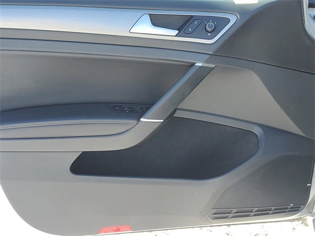 2015 Volkswagen Golf SportWagen S