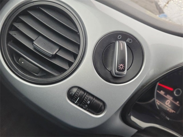 2015 Volkswagen Beetle 1.8T Classic