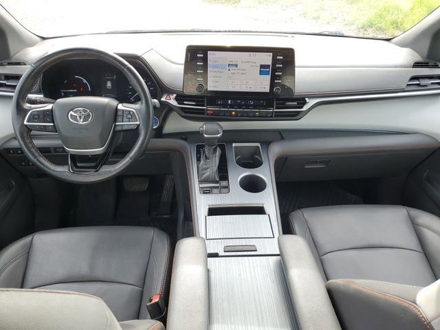 2021 Toyota Sienna LE 7 Passenger