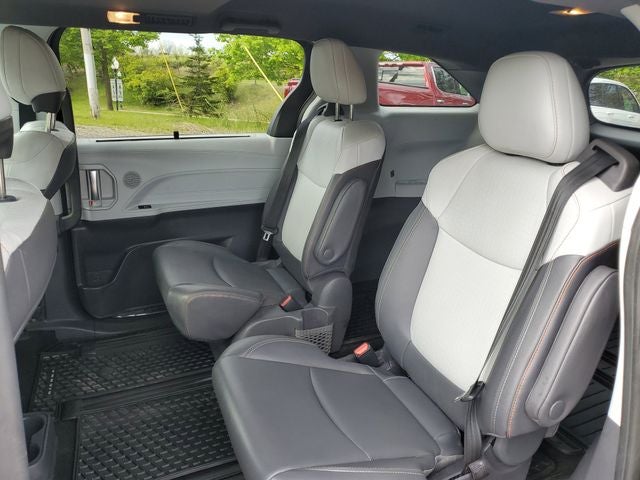 2021 Toyota Sienna LE 7 Passenger