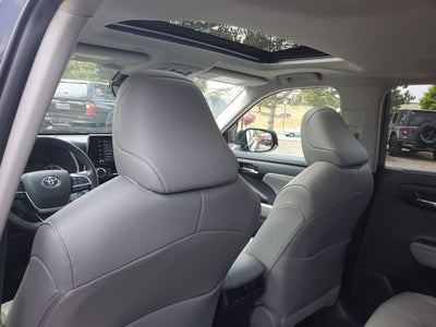 2022 Toyota Highlander XLE