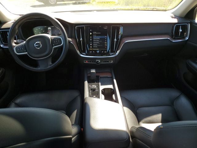 2022 Volvo S60 B5 Momentum