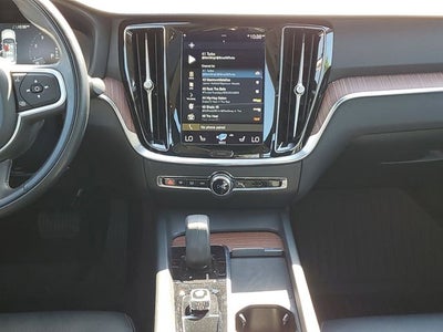 2022 Volvo S60 B5 Momentum