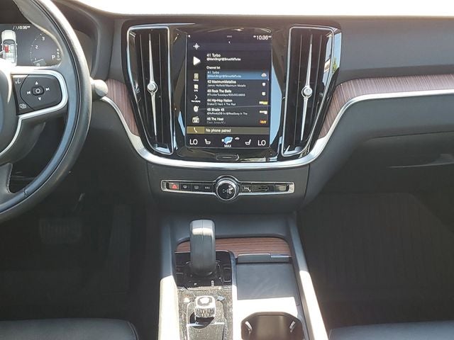 2022 Volvo S60 B5 Momentum
