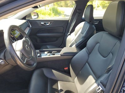 2022 Volvo S60 B5 Momentum