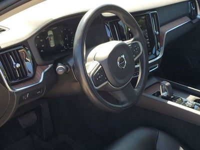 2022 Volvo S60 B5 Momentum