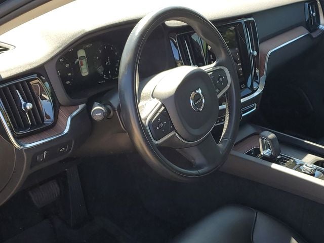 2022 Volvo S60 B5 Momentum