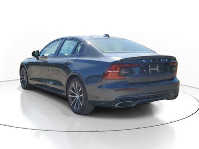 2022 Volvo S60 B5 Momentum