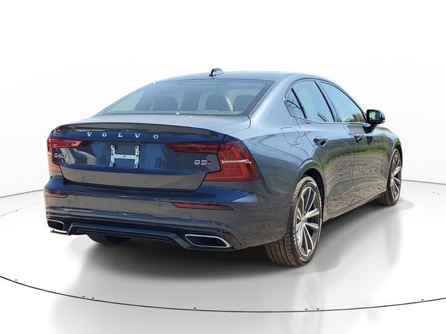 2022 Volvo S60 B5 Momentum