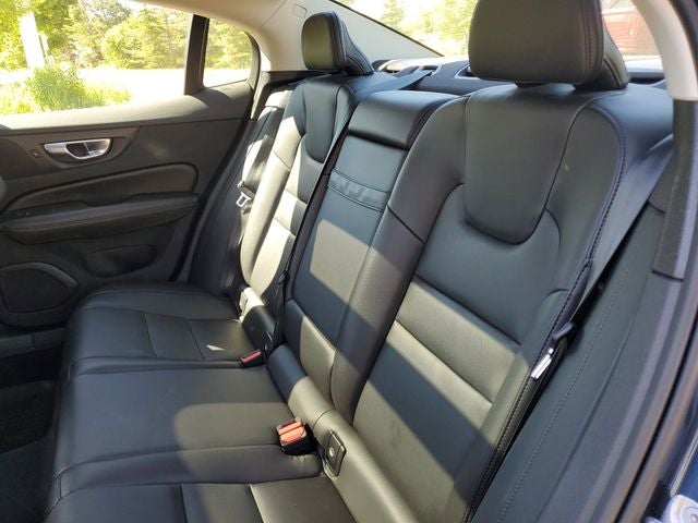 2022 Volvo S60 B5 Momentum