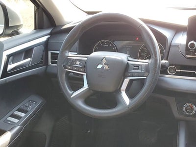 2022 Mitsubishi Outlander ES
