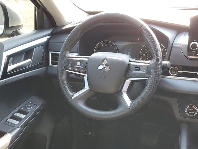 2022 Mitsubishi Outlander ES