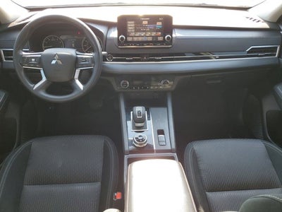 2022 Mitsubishi Outlander ES