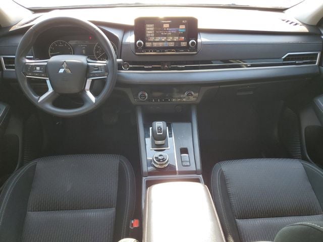 2022 Mitsubishi Outlander ES