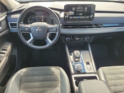 2024 Mitsubishi Outlander SE