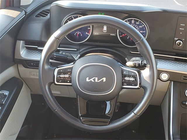 2024 Kia Carnival LX