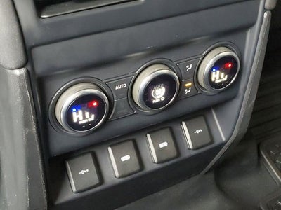 2020 Land Rover Defender 110 SE