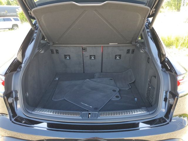2022 Porsche Macan S