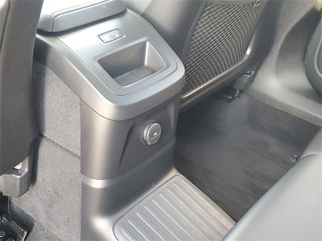 2023 Volvo XC60 Recharge Plug-In Hybrid T8 Core Bright Theme