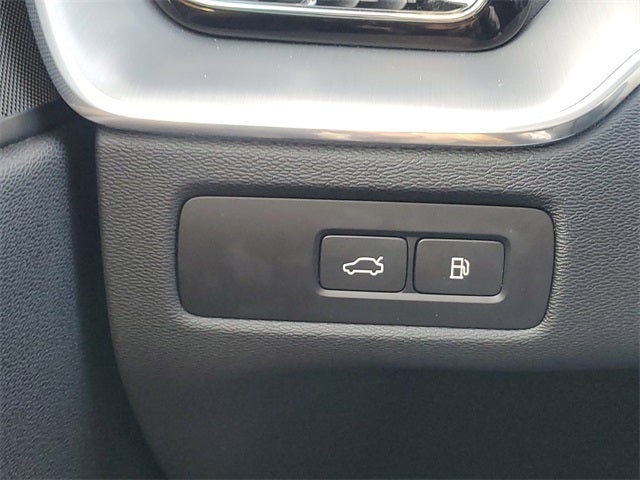 2023 Volvo XC60 Recharge Plug-In Hybrid T8 Core Bright Theme