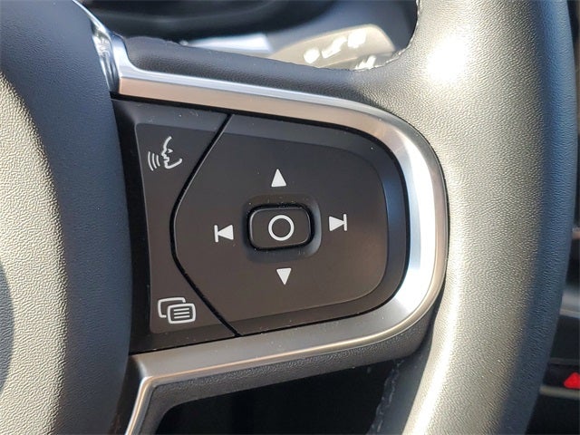 2023 Volvo XC60 Recharge Plug-In Hybrid T8 Core Bright Theme