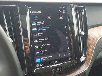 2023 Volvo XC60 B5 Plus Bright Theme