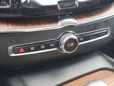 2023 Volvo XC60 B5 Plus Bright Theme